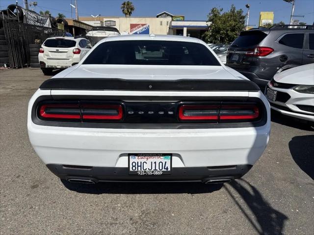 2015 Dodge Challenger SXT Plus
