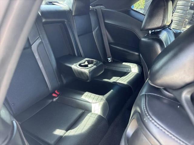 2015 Dodge Challenger SXT Plus