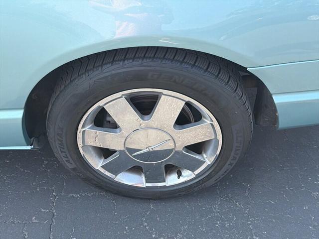 2002 Ford Thunderbird Deluxe