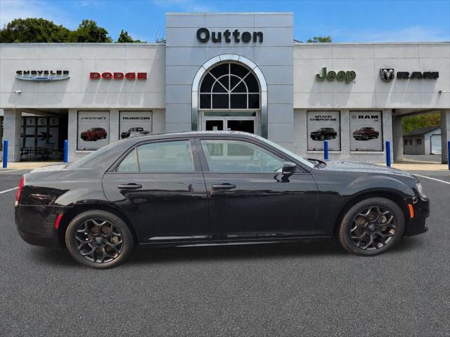 2022 Chrysler 300 Touring L AWD 2022 Chrysler 300 Touring L AWD