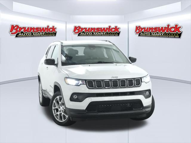 2024 Jeep Compass Latitude Lux FWD