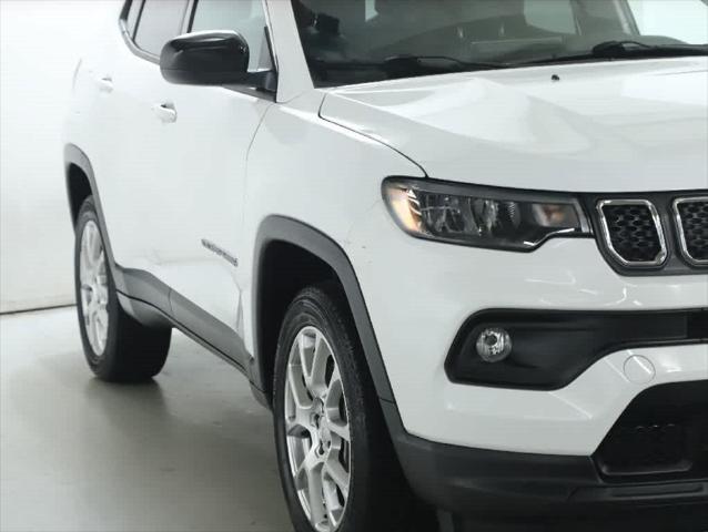2024 Jeep Compass Latitude Lux FWD