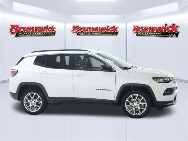 2024 Jeep Compass Latitude Lux FWD