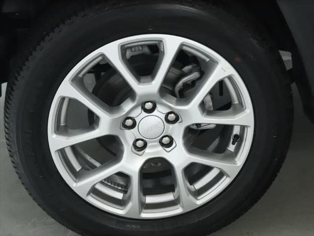 2024 Jeep Compass Latitude Lux FWD