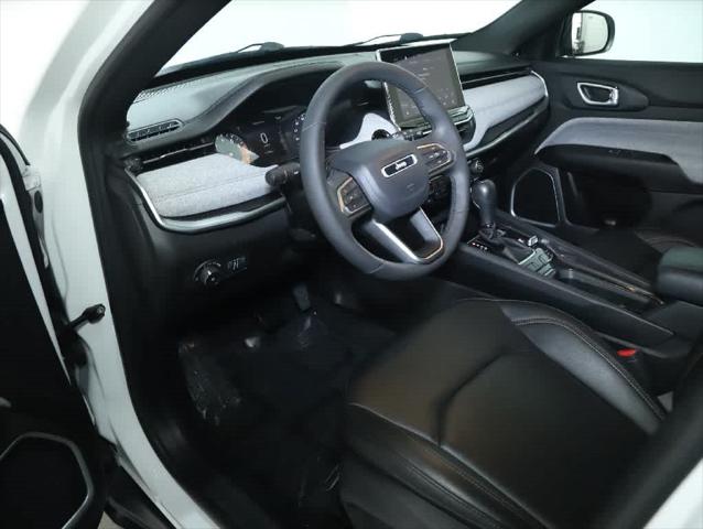 2024 Jeep Compass Latitude Lux FWD