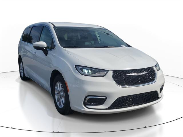 2023 Chrysler Pacifica Touring L for sale in Orlando, FL