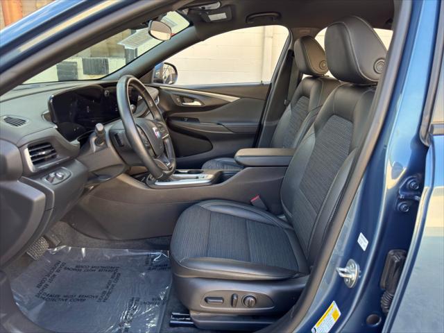 2024 Buick NV Preferred FWD