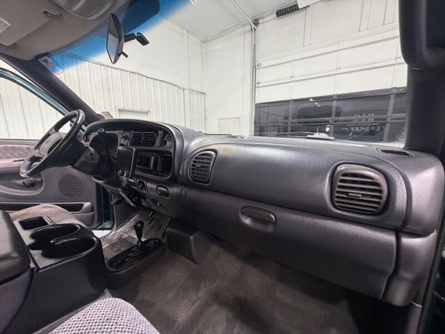 2001 Dodge Ram 2500 SLT Plus 4x4 5.9L CUMMINS DIESEL/ONLY 59,000 MILES