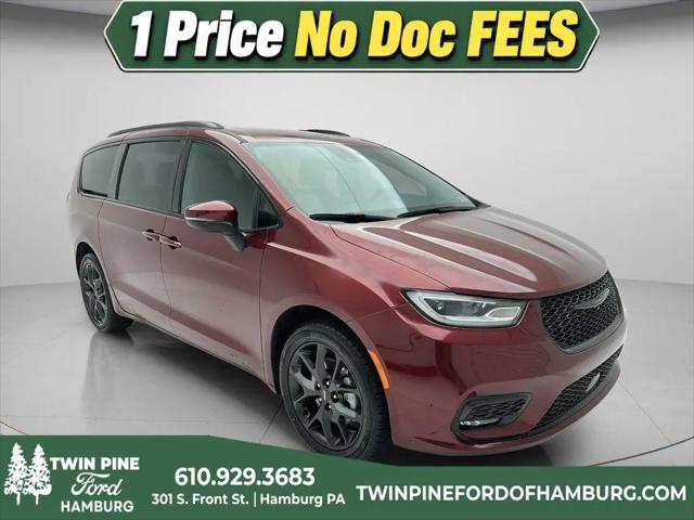 2023 Chrysler Pacifica Touring L AWD for sale in Hamburg, PA