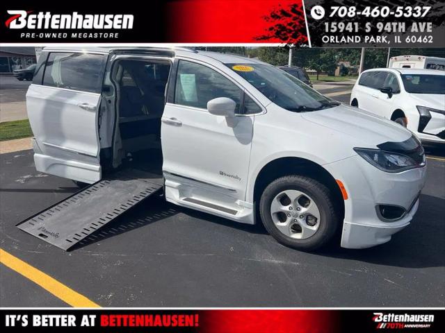 2017 Chrysler Pacifica Touring-L Plus for sale in Orland Park, IL