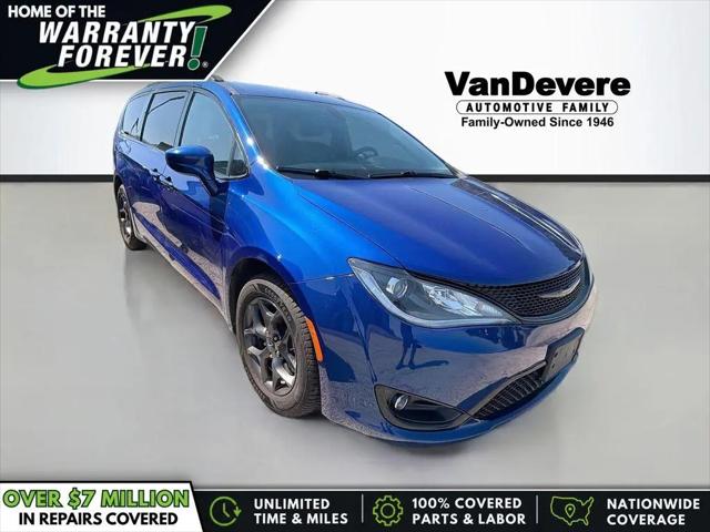 2020 Chrysler Pacifica Touring L for sale in Akron, OH