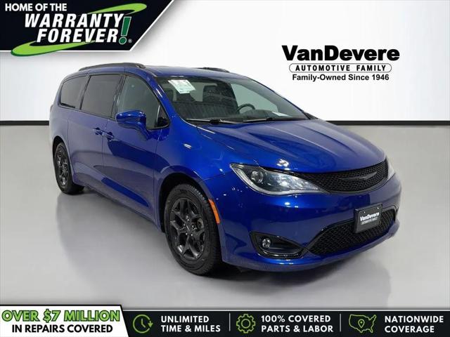 2020 Chrysler Pacifica Touring L for sale in Akron, OH