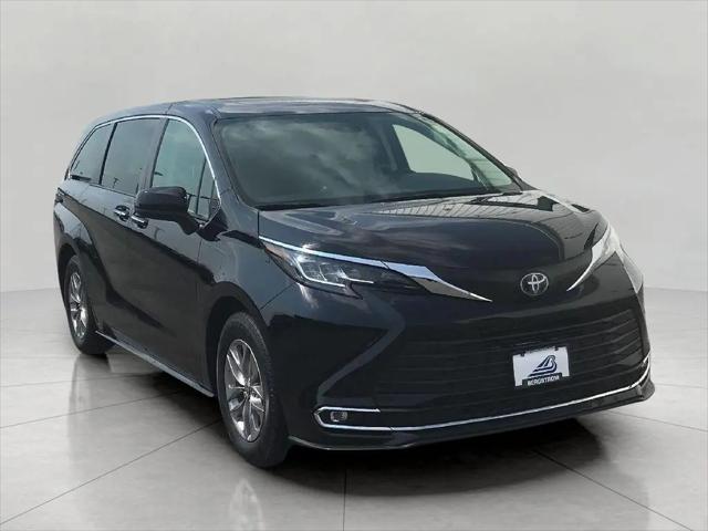 2022 Toyota Sienna XLE for sale in Green Bay, WI