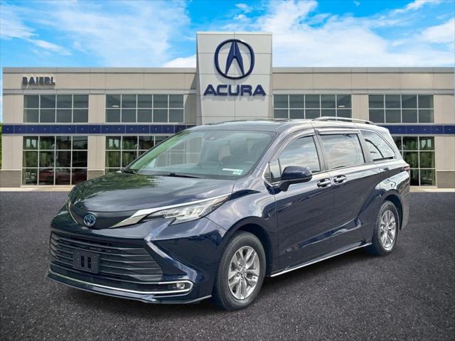 2022 Toyota Sienna XLE for sale in Wexford, PA