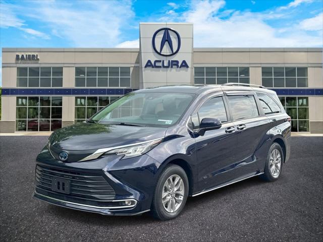 2022 Toyota Sienna XLE for sale in Wexford, PA