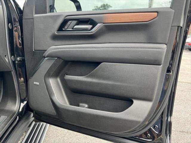 2025 GMC Yukon 4WD Denali