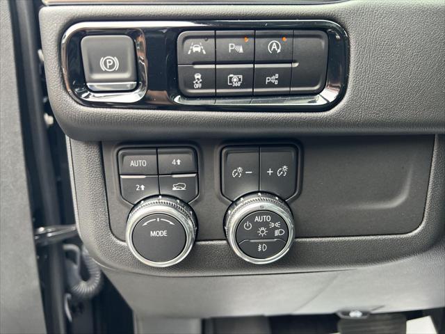 2025 GMC Yukon 4WD Denali