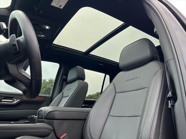 2025 GMC Yukon 4WD Denali