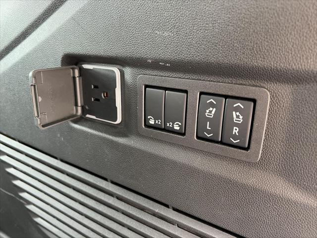 2025 GMC Yukon 4WD Denali