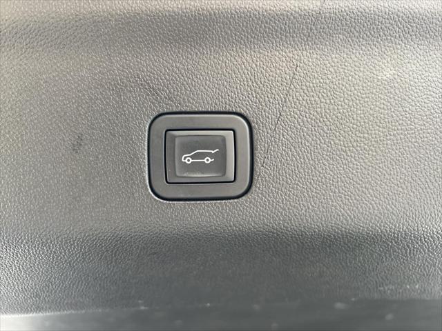 2025 GMC Yukon 4WD Denali