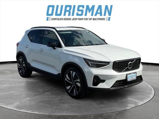 2023 Volvo XC40 B5 Plus Dark Theme 2023 Volvo XC40 B5 Plus Dark Theme