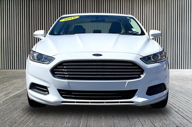 2016 Ford Fusion SE 2016 Ford Fusion SE