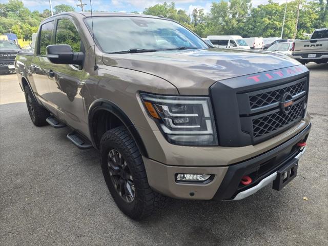 2021 Nissan TITAN Crew Cab PRO-4X 4x4 2021 Nissan TITAN Crew Cab PRO-4X 4x4
