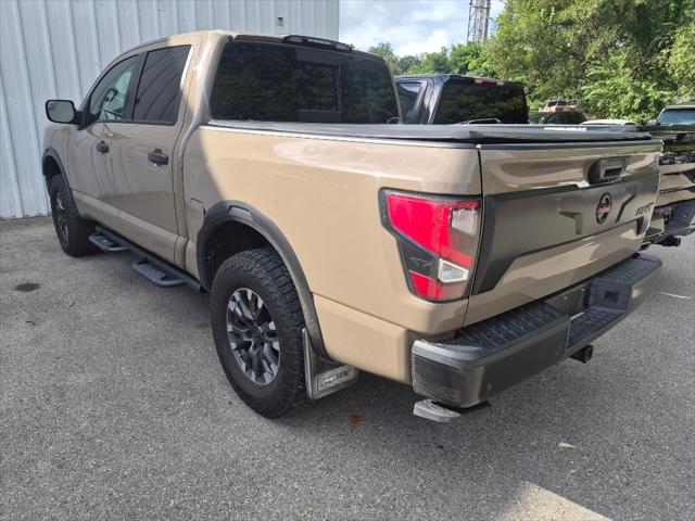2021 Nissan TITAN Crew Cab PRO-4X 4x4 2021 Nissan TITAN Crew Cab PRO-4X 4x4