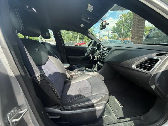 2014 Chrysler 200 Limited