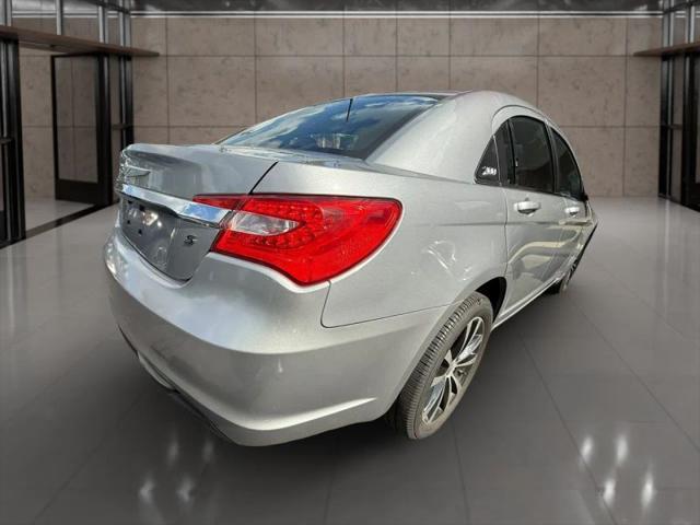 2014 Chrysler 200 Limited