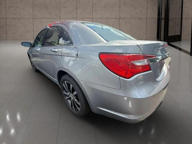 2014 Chrysler 200 Limited