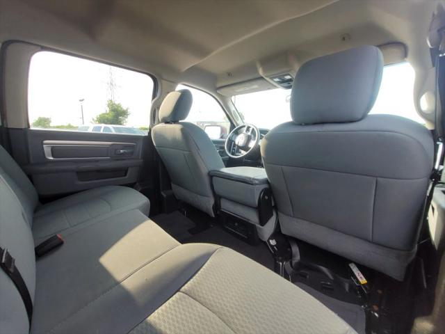 2019 Ram 1500 Classic SLT Crew Cab 4x4 64 Box