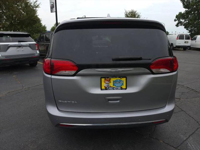 2017 Chrysler Pacifica Touring-L