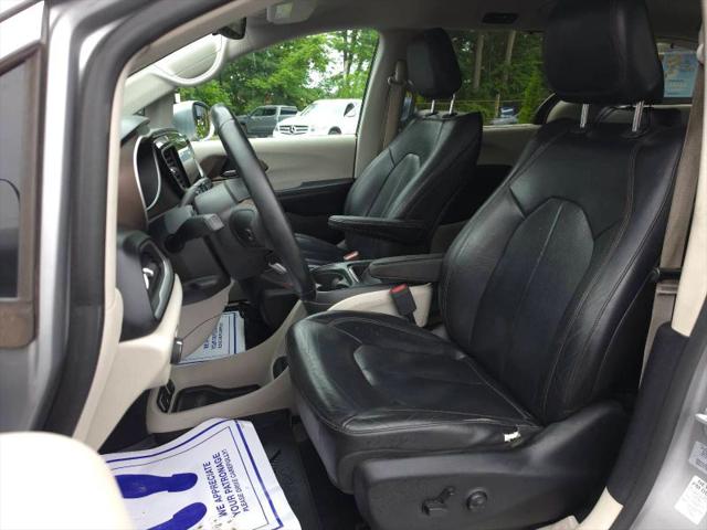 2017 Chrysler Pacifica Touring-L