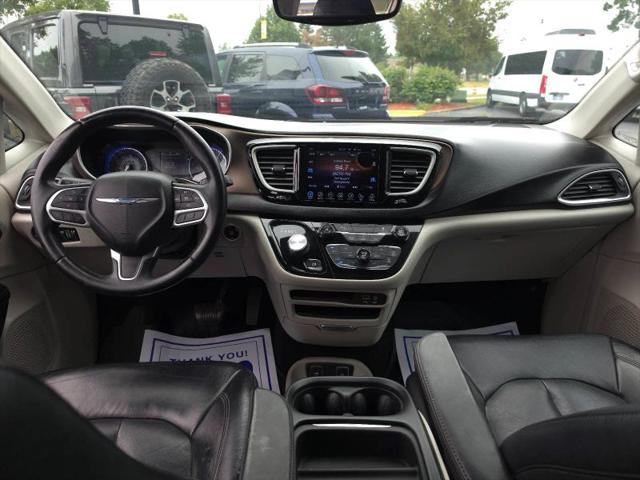 2017 Chrysler Pacifica Touring-L