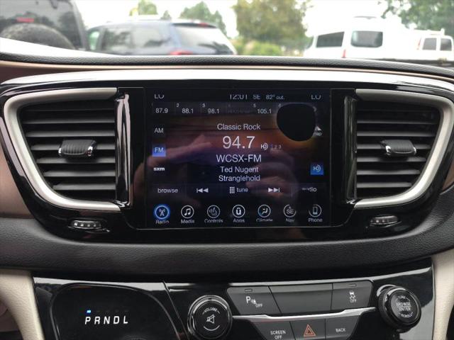2017 Chrysler Pacifica Touring-L