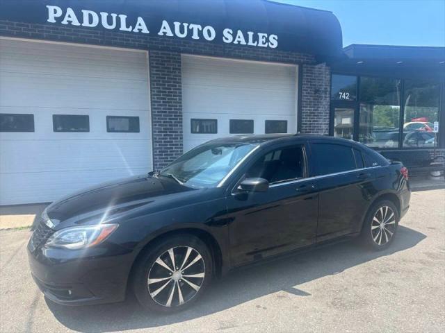 2013 Chrysler 200 Limited for sale in Holbrook, MA