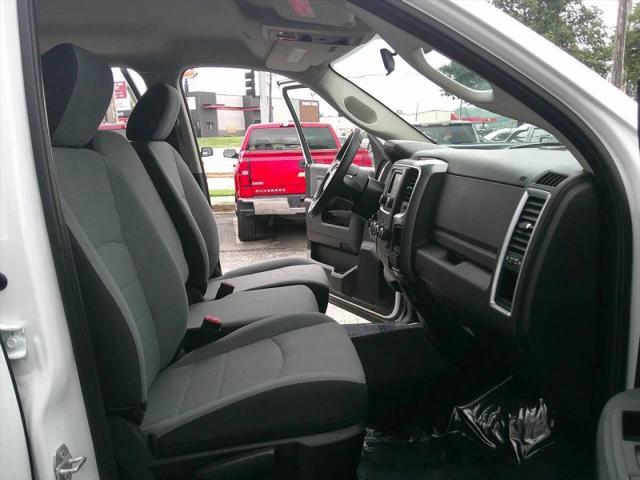 2022 Ram 1500 Classic SLT Quad Cab 4x4 64 Box