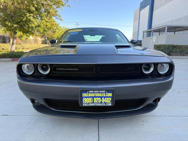 2017 Dodge Challenger SXT