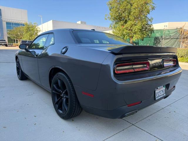 2017 Dodge Challenger SXT
