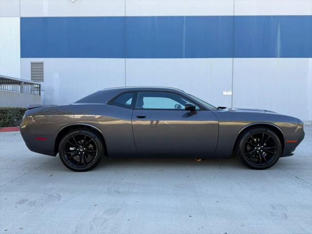 2017 Dodge Challenger SXT