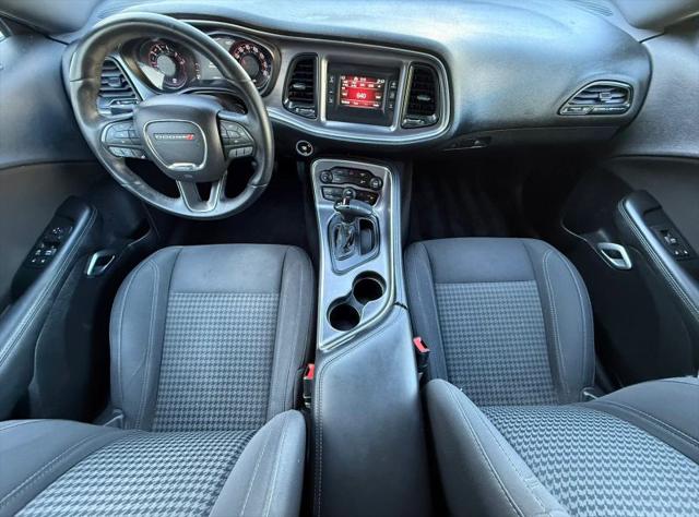 2017 Dodge Challenger SXT