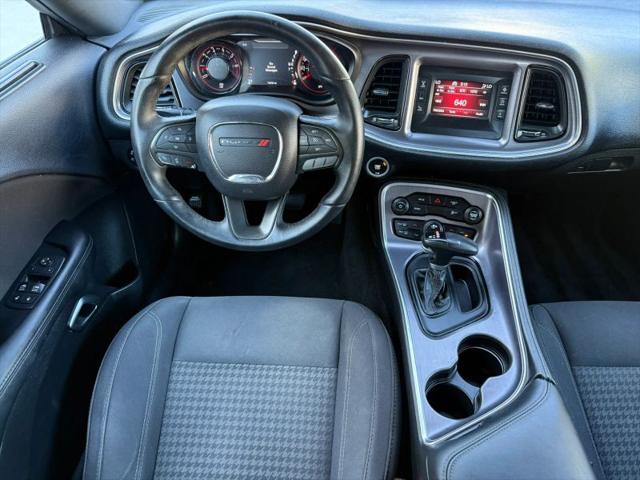 2017 Dodge Challenger SXT