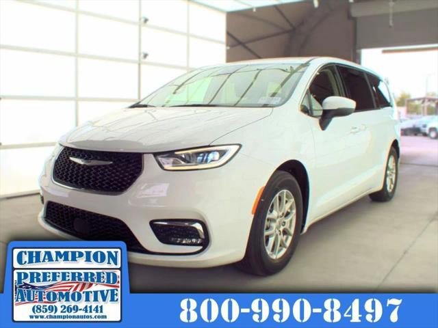 2023 Chrysler Pacifica Touring L for sale in Nicholasville, KY