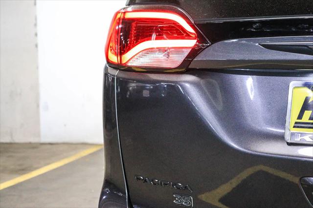 2020 Chrysler Pacifica 35th Anniversary Limited