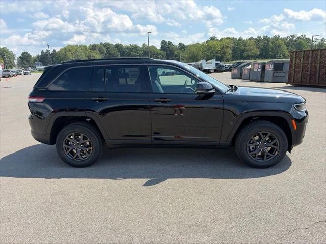 2027 Jeep Grand Cherokee GRAND CHEROKEE LAREDO ALTITUDE 4X4