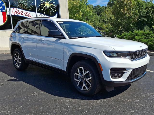 2027 Jeep Grand Cherokee GRAND CHEROKEE LAREDO X 4X4