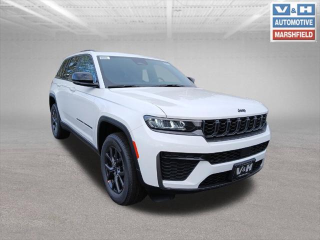 2027 Jeep Grand Cherokee Laredo Altitude for sale in Marshfield, WI