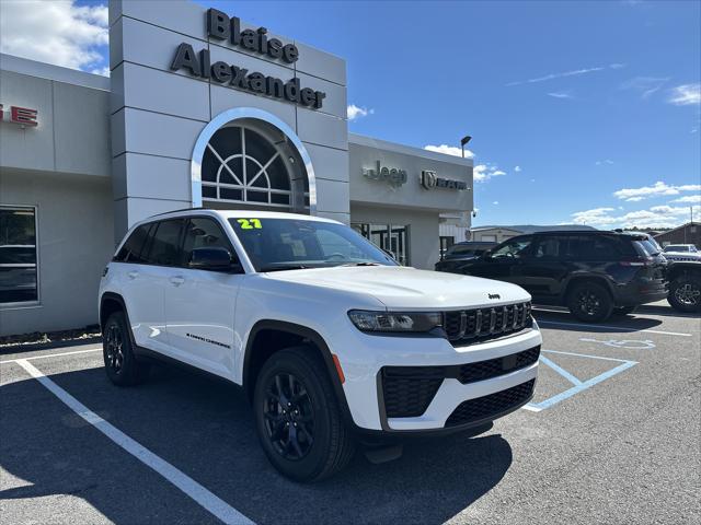 2027 Jeep Grand Cherokee GRAND CHEROKEE LAREDO ALTITUDE 4X4