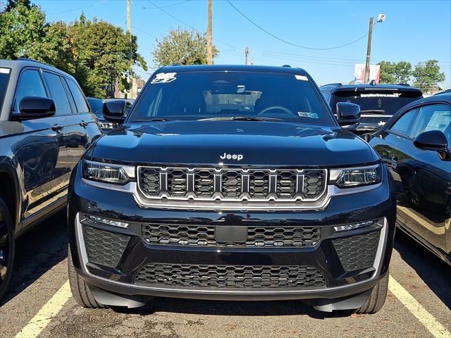 2027 Jeep Grand Cherokee GRAND CHEROKEE LIMITED 4X4